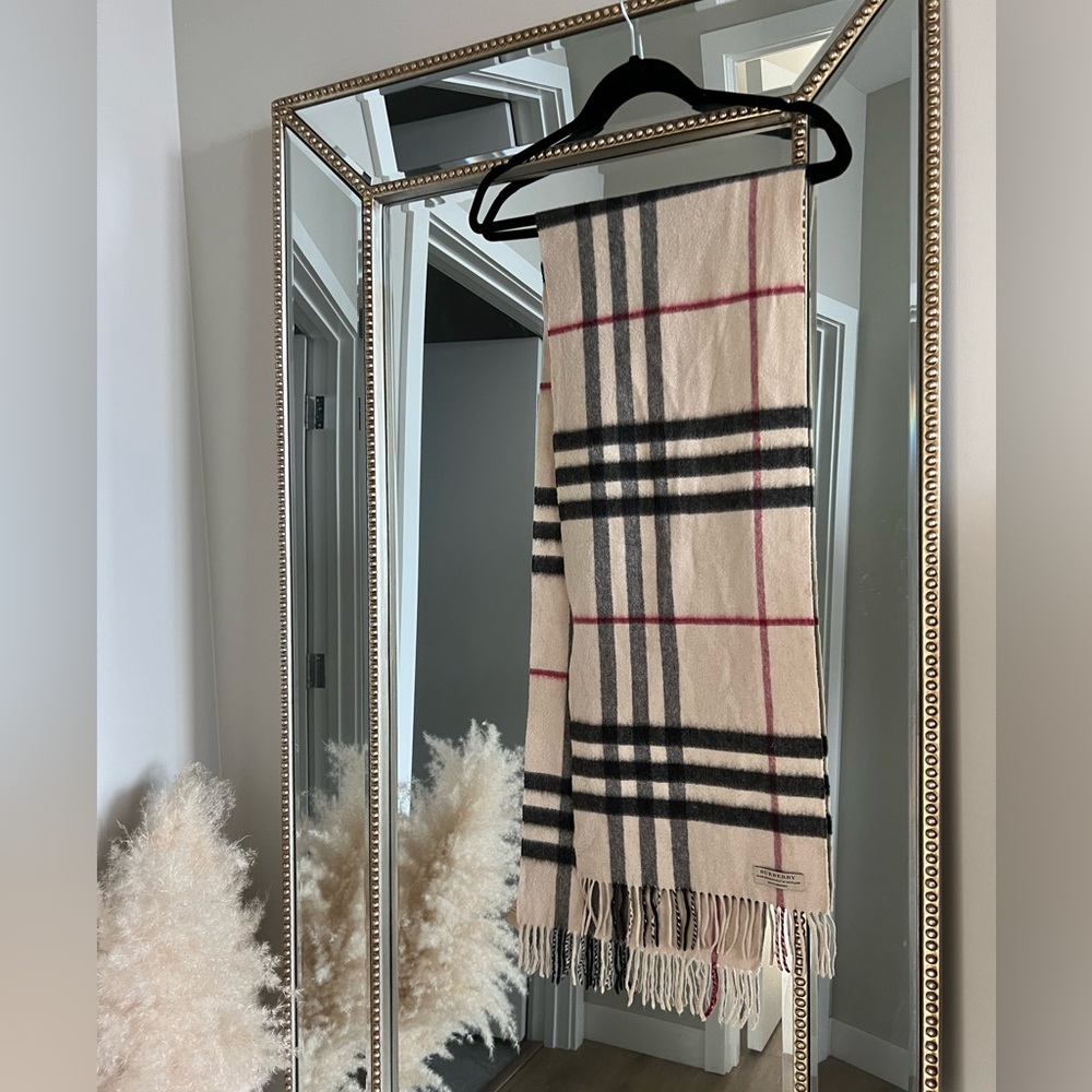 Burberry Classic Cashmere scarf